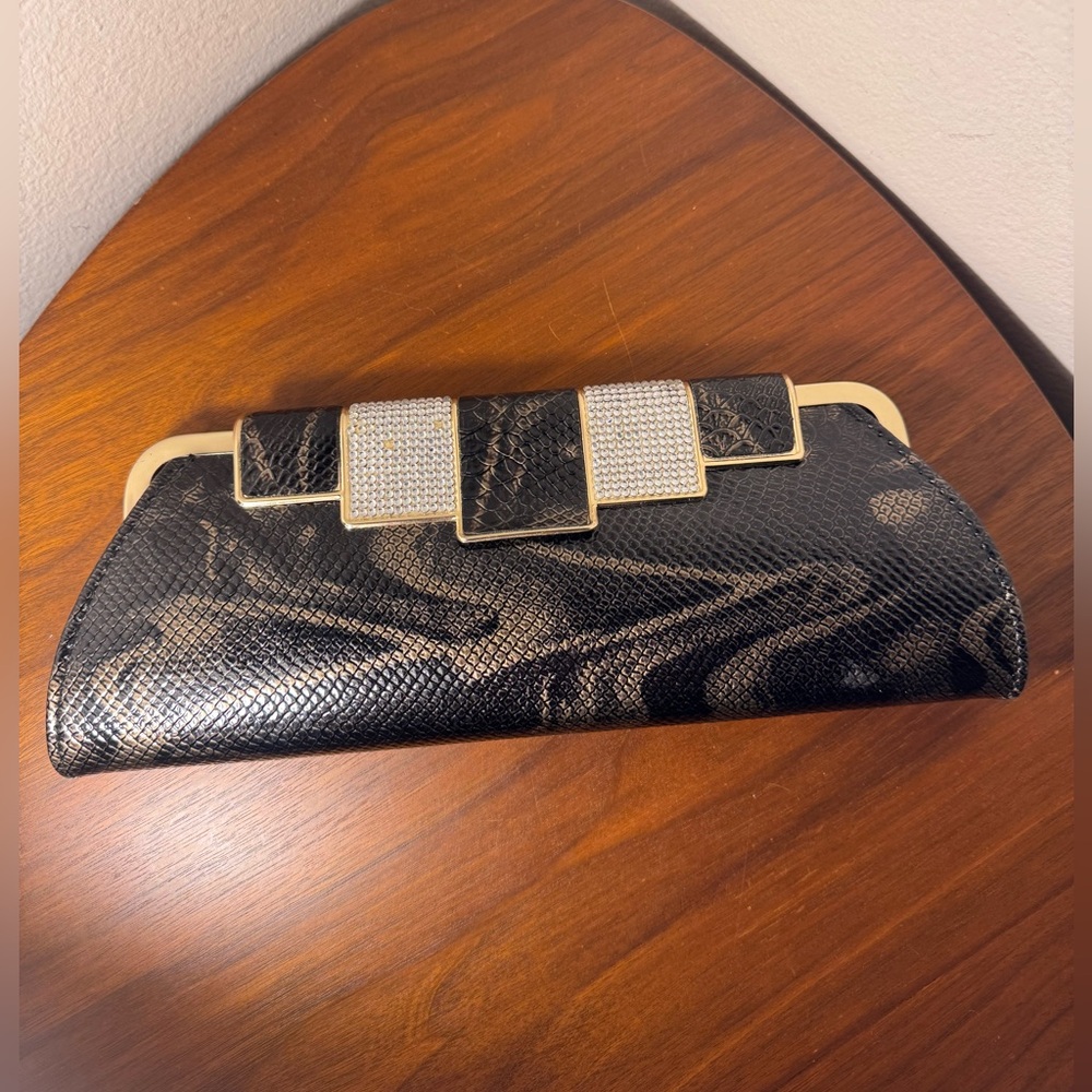 Vintage IN’s Snakeskin Evening Clutch